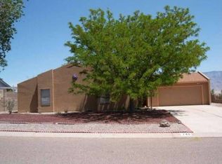 740 Emerald Dr NE, Rio Rancho, NM 87124