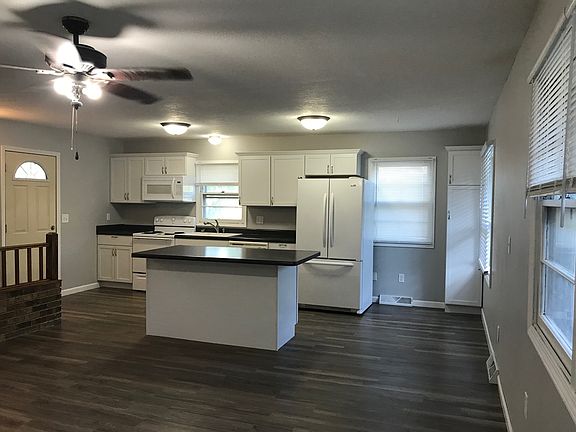 2nd image of 940 Miller Ave