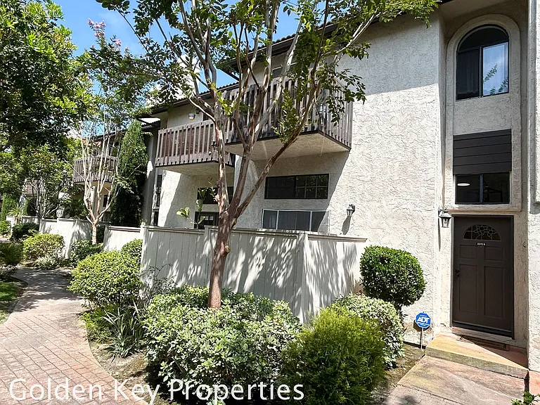 2372 Altisma Way #B — Photo 28