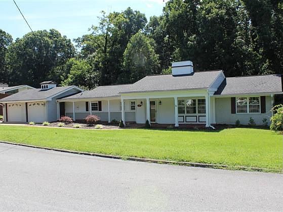 2nd image of 1811 Brentwood Dr