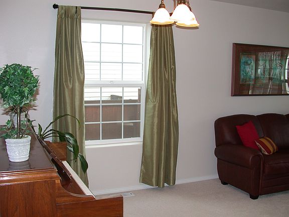 5th image of 166 NE Woodsong St