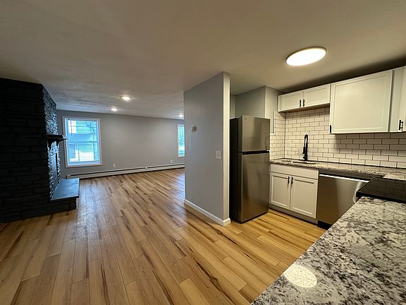 5th image of 607 Bear St #304