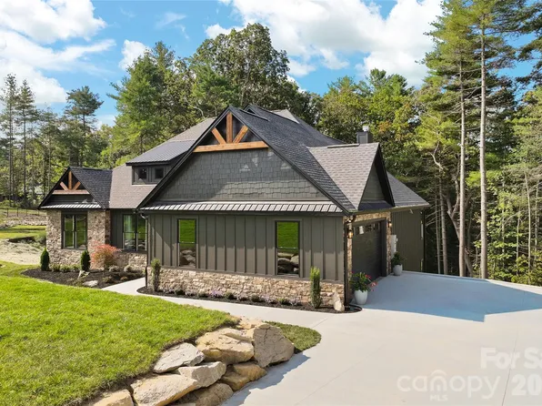 113 Perry Pl, Hendersonville, NC 28739