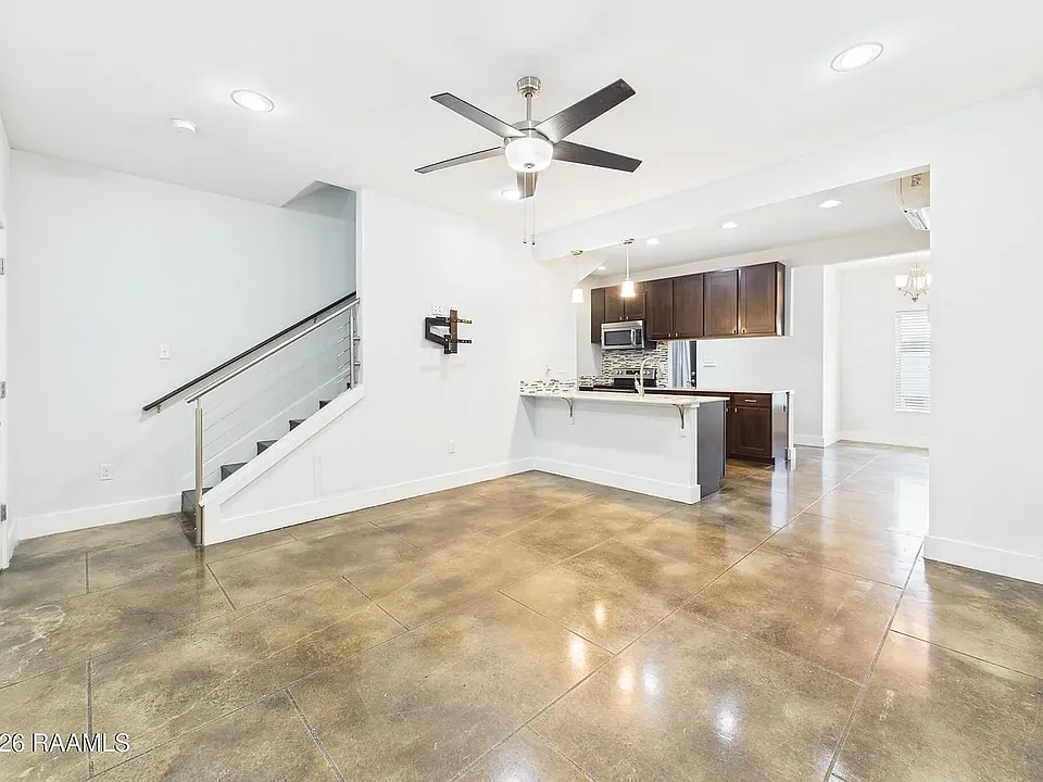113 Bayou St #112