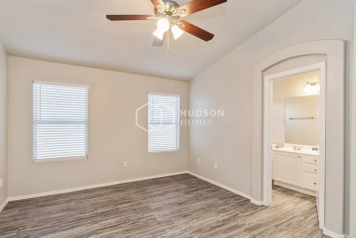 843 E Morelos St — Photo 11