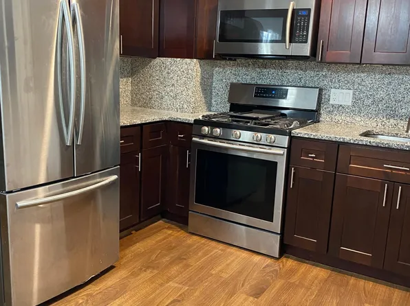 6 Oval Rd APT 4, Quincy, MA 02170