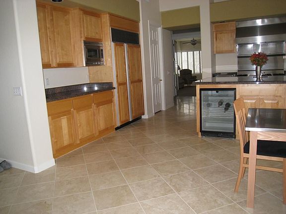 4th image of 16638 N 111th St