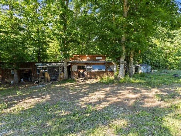 2540 N Gatewood Ford Rd, Deer Lodge, TN 37726