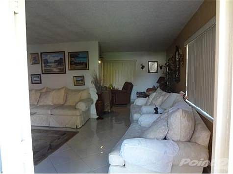 4th image of 210 NW 52nd Ave
