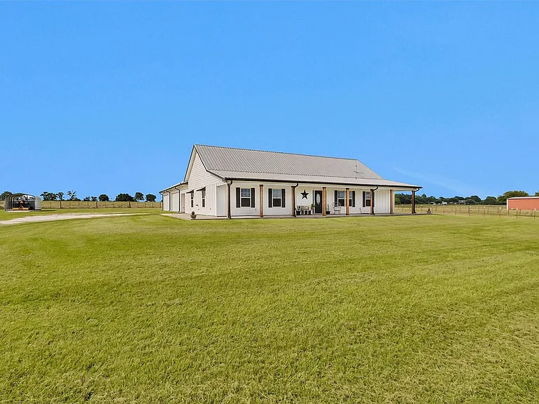 7581 County Road 333 — Photo 1