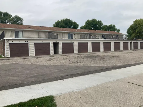 204 5th St NW APT D, Dilworth, MN 56529