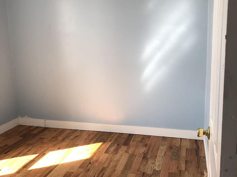 2nd image of 9119 172nd St APT 10