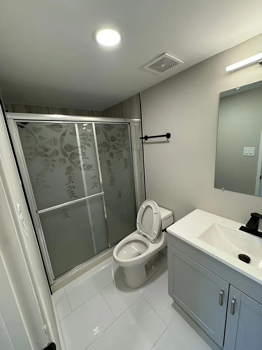 Building Photo - 10204 Prince Pl #207