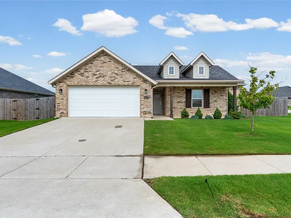 889 Fair Oaks St, Tontitown, AR 72762