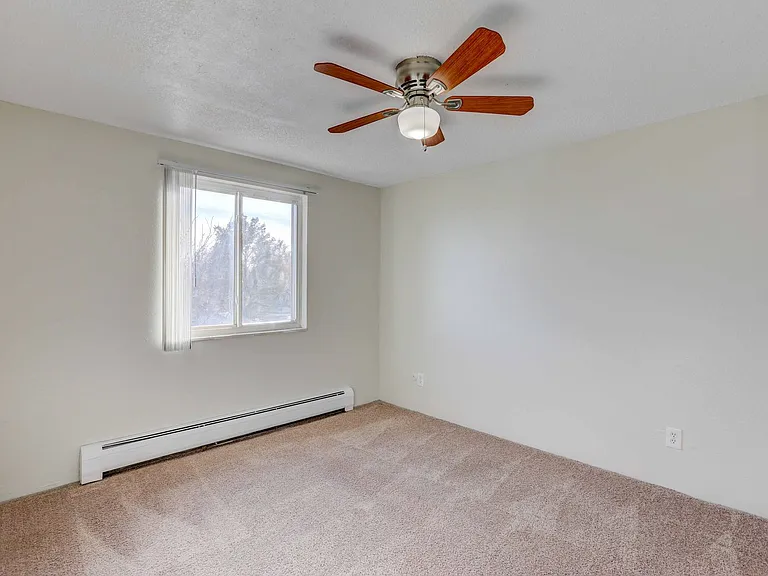 Allison Court Apartments — Photo 19