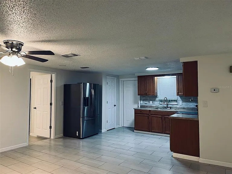 5323 Satsuma Dr — Photo 10