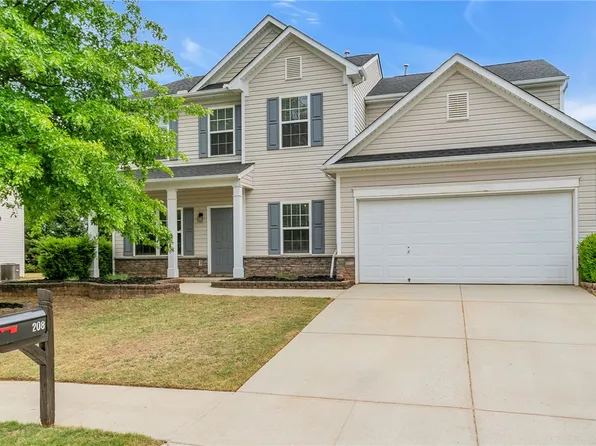 208 Dylan Oaks Dr, Simpsonville, SC 29681