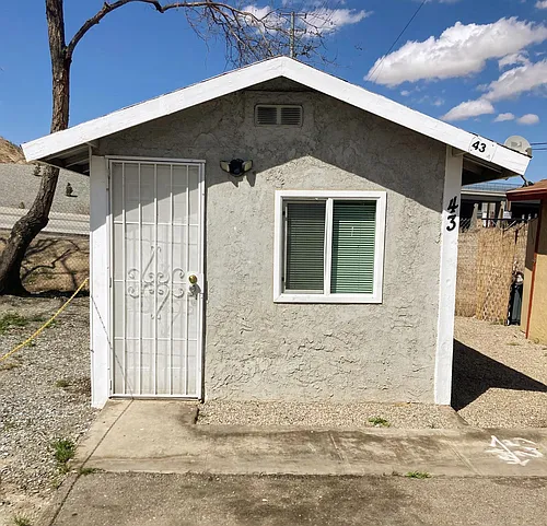 16397 D St Photo 1