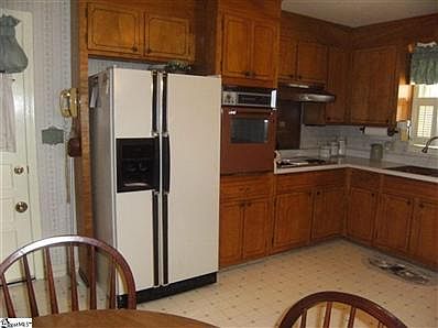 4th image of 401 Fairhaven Dr