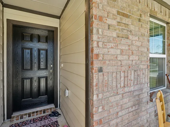 10617 Stag Ln, Crowley, TX