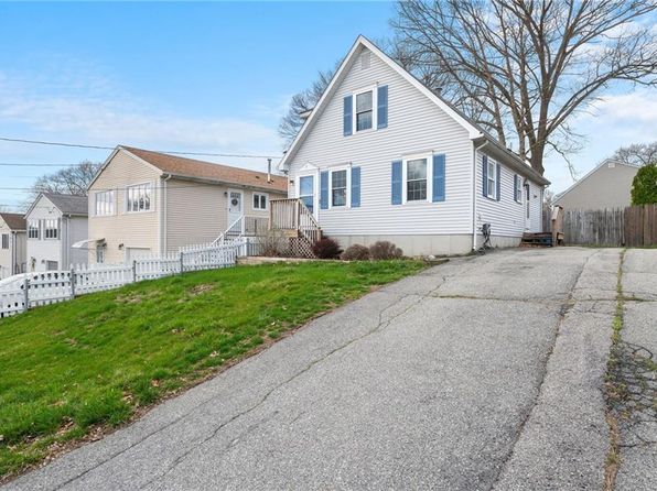 7 May Ave, Cumberland, RI 02864