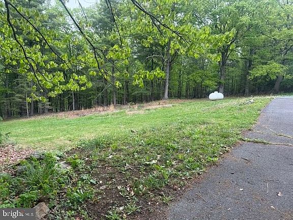 3rd image of 357 Hunting Ridge Rd