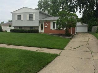 1006 E Ash Pl, Griffith, IN 46319