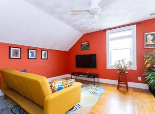 202 Rochambeau Ave #3, Providence, RI 02906