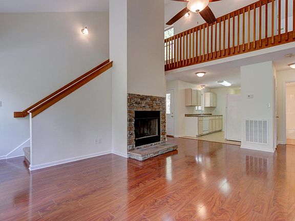 4th image of 7301 Wildwood Ct