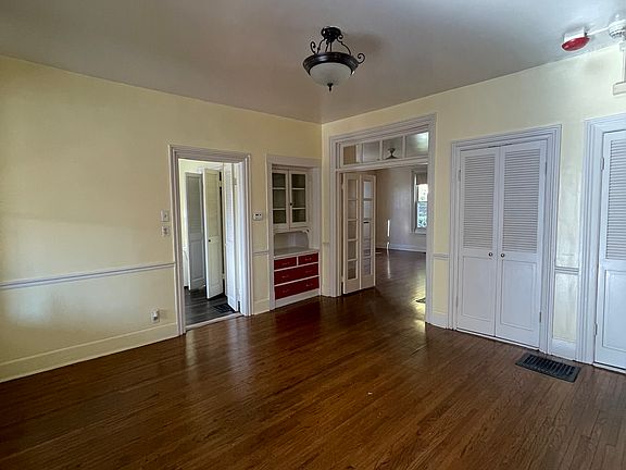 Spacious dining room