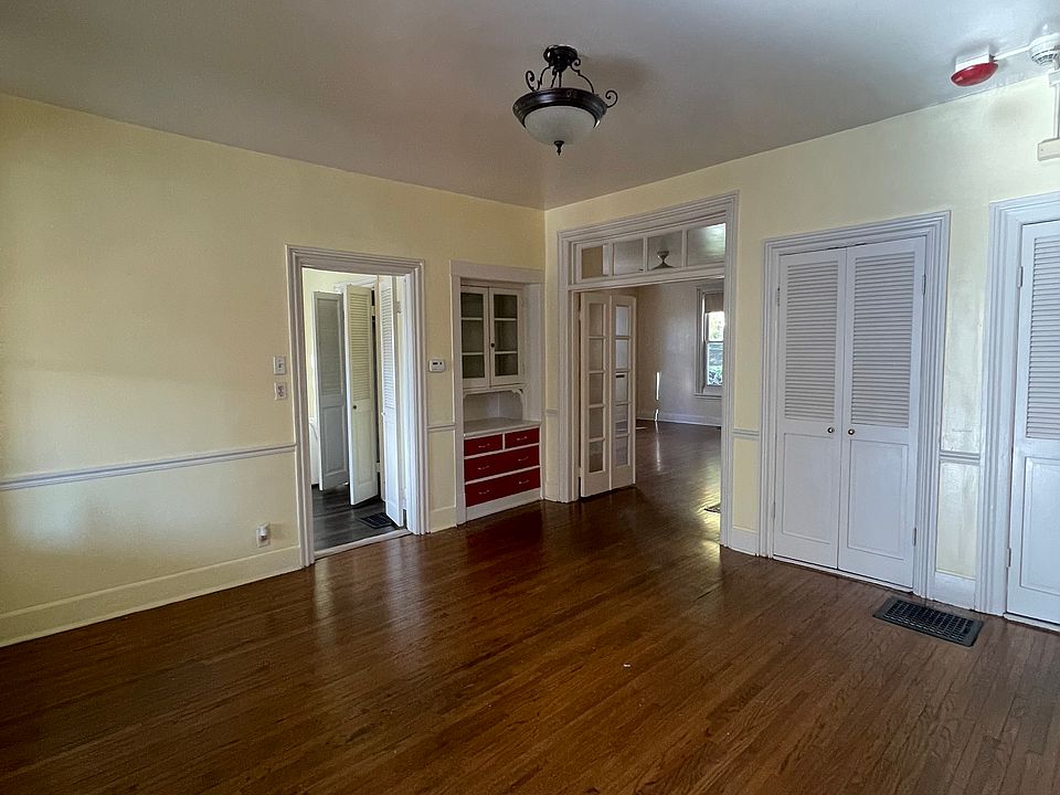Spacious dining room