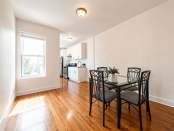 3rd image of 1149 39th St APT 2R