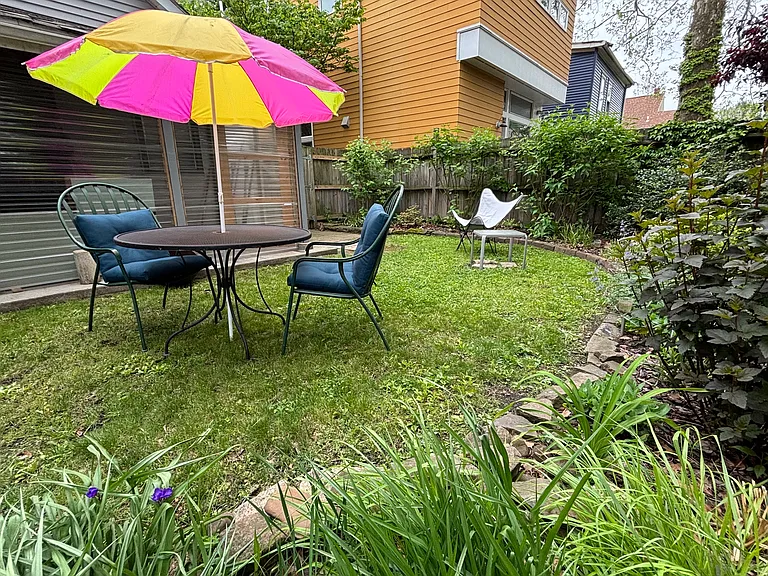 2308 W 11th St — Photo 15