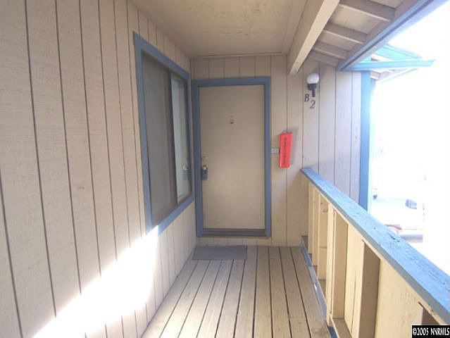 Private, 2nd-Floor Entry