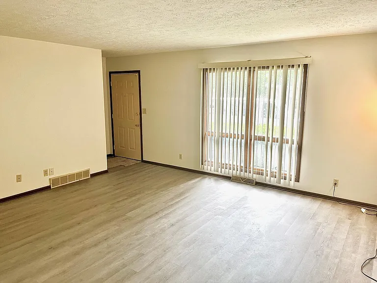 447 Front Ave SE #447 — Photo 6