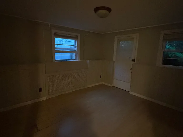 383 Jefferson Ave — Photo 12