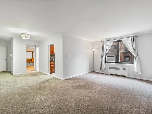 90-11 Northern Blvd #207, East Elmhurst, NY 11369