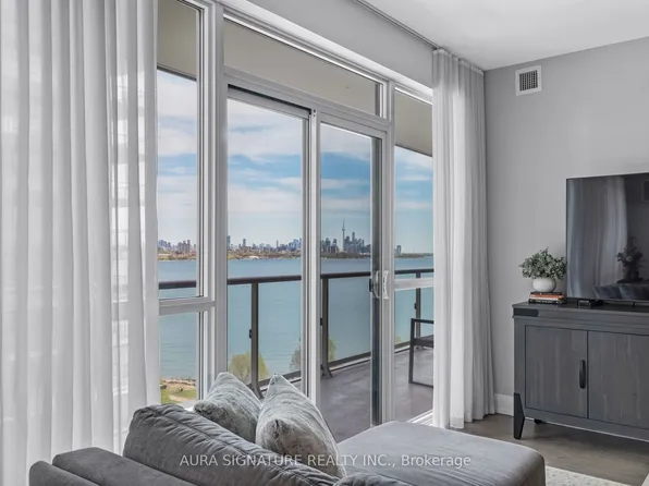 110 Marine Parade Dr Unit 901, Toronto, ON M8V 0B6