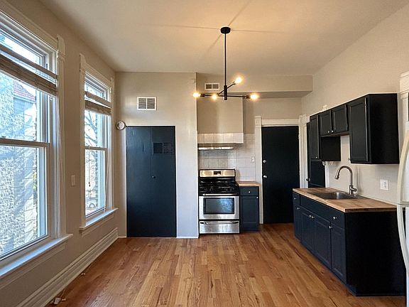 2nd image of 2638 W Evergreen Ave #2R