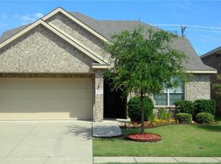 2010 Dripping Springs Dr, Forney, TX 75126