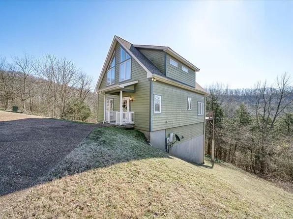 300 Sandgate Dr, Smithville, TN 37166