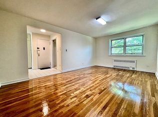 66-10 Grand Central Pkwy #2A, Forest Hills, NY 11375