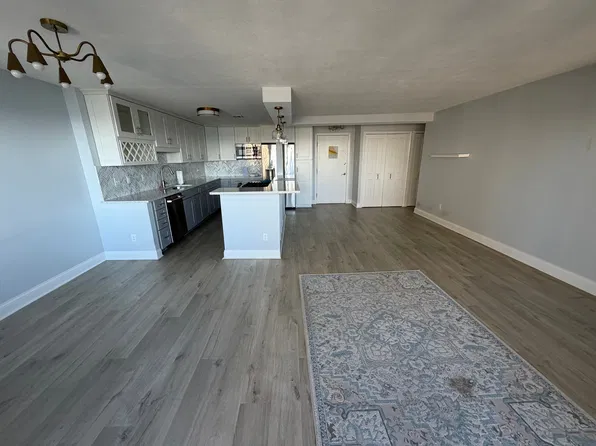 12900 Lake Ave APT 1002, Lakewood, OH 44107
