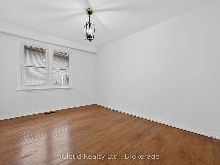 52 Montressor Dr — Photo 16