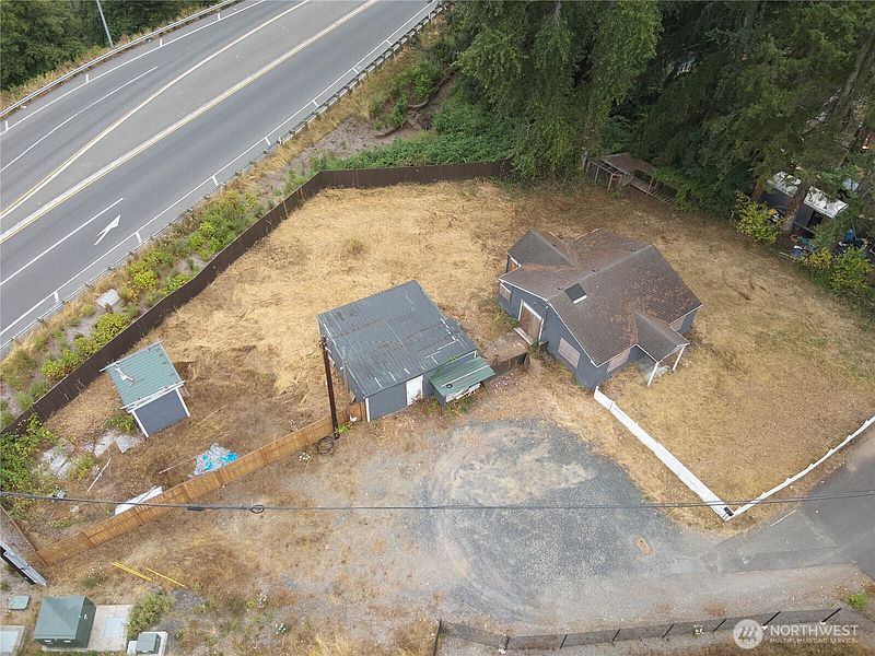 4th image of 2415 S Lake Stevens Road