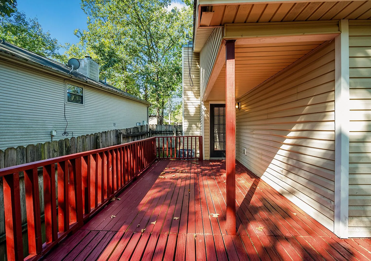 Fully Remodeled 3 Bed / 2 Bath with Fenced Yard, Deck & Garage — Photo 2