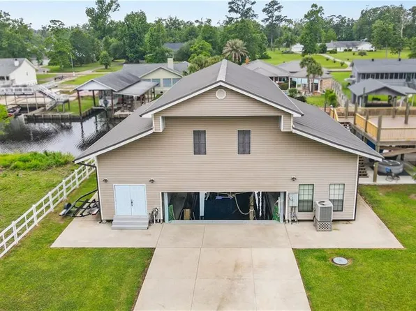 20591 Swamp Dr, Springfield, LA 70462