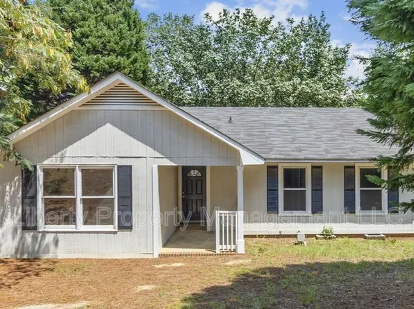 512 Nottingham Dr, Fayetteville, NC 28311