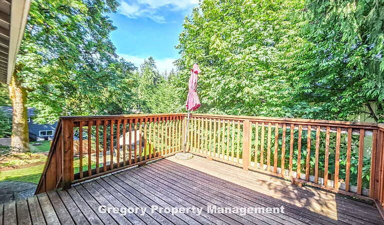 17606 Brook Blvd — Photo 30