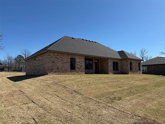 4th image of 16399 N 573rd Rd